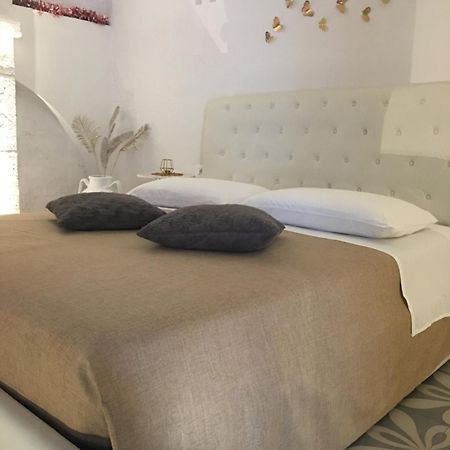 Nenetta Rooms & Suites モノーポリ エクステリア 写真