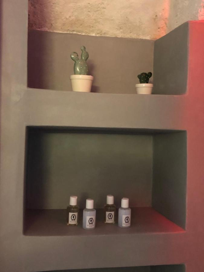 Nenetta Rooms & Suites モノーポリ エクステリア 写真