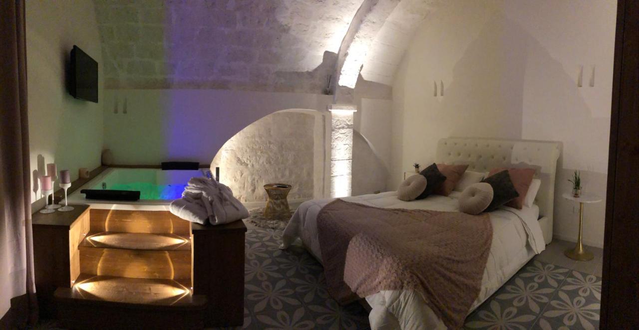 Nenetta Rooms & Suites モノーポリ エクステリア 写真